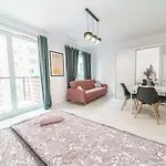 Cozy And Spacious-Golden Apartment-City Center&S42