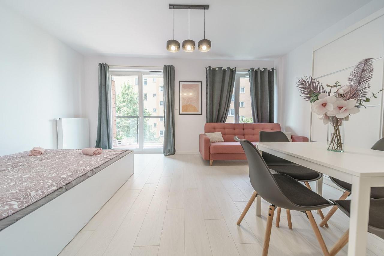 Butas Cozy And Spacious-golden Apartment-city Center&s42 *
